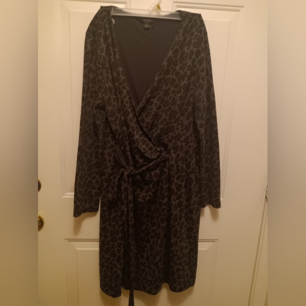Ann Taylor petite animal print super cute wrap dress.